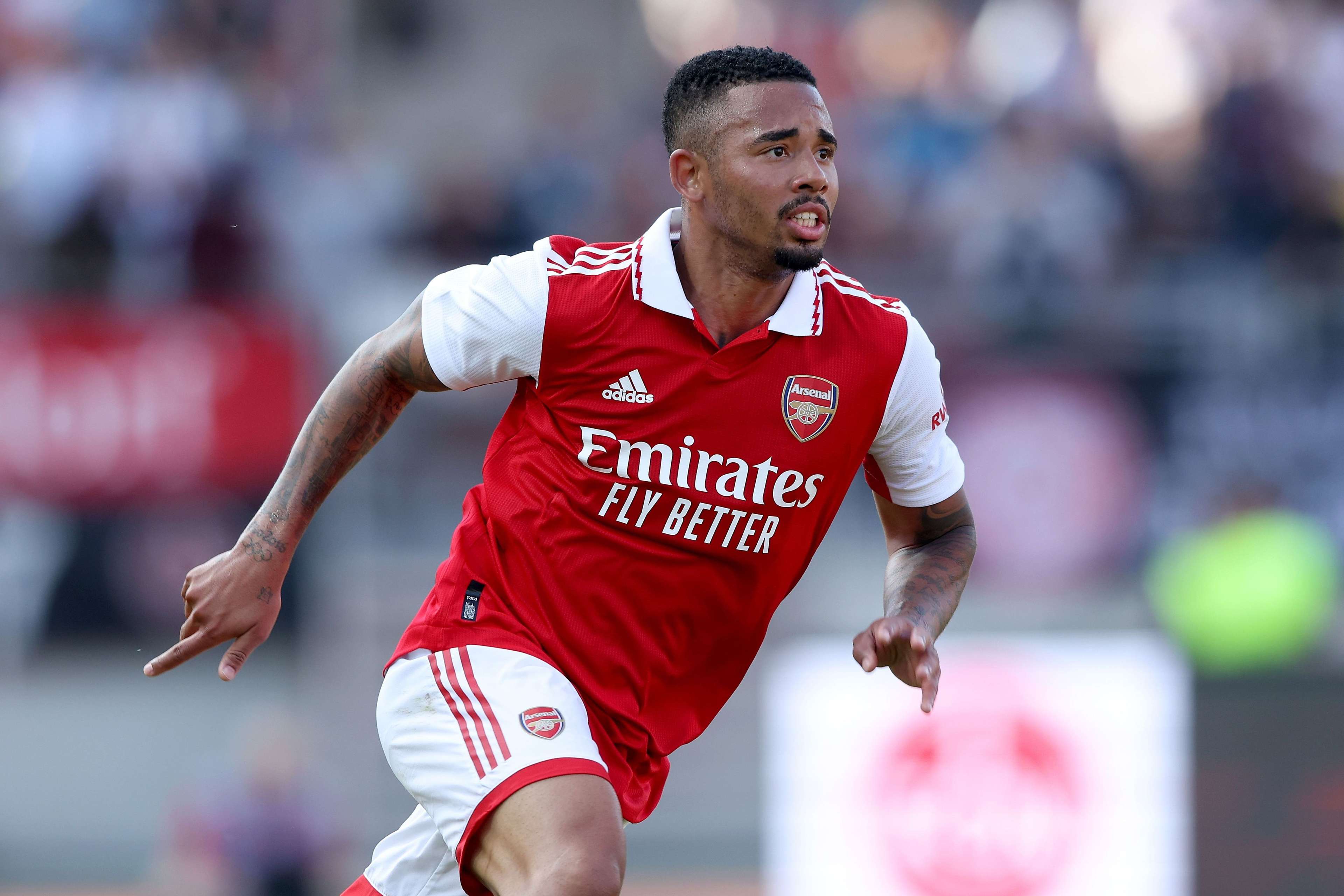 容子峰髌腱断裂后重返赛场照亮他人勇敢追梦之路